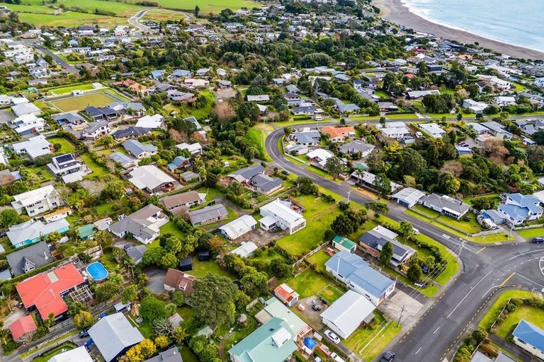 Photo of property in 1138 South Road, Oakura, 4314