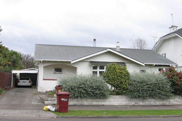 Photo of property in 54 Dahlia Street, Palmerston North, 4410