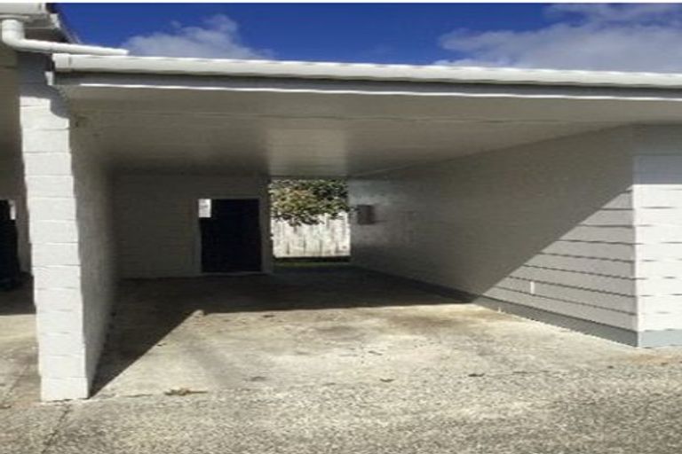 Photo of property in 24 Manaia View Road, One Tree Point, 0118