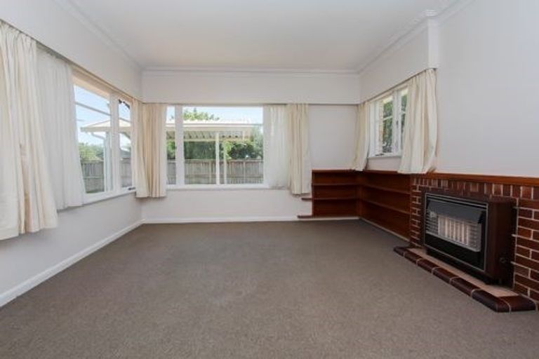 Photo of property in 18 Oxford Street, Fairfield, Hamilton, 3214