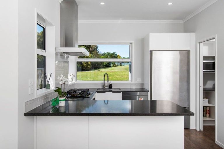 Photo of property in 45c Western Avenue, Omokoroa, 3114