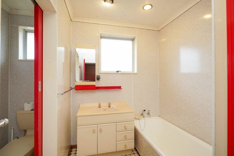 Photo of property in 102 Wicklow Street, Clifton, Invercargill, 9812