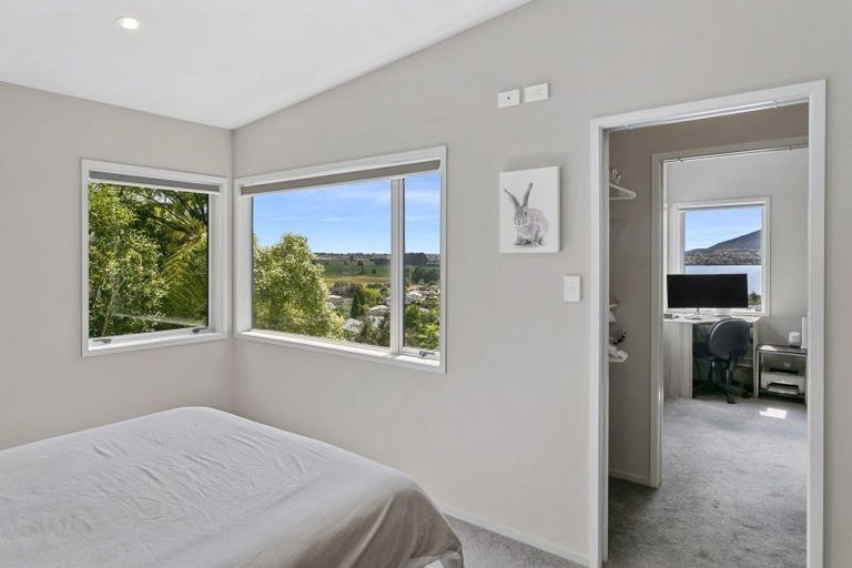 Photo of property in 33 Shera Street, Acacia Bay, Taupo, 3330