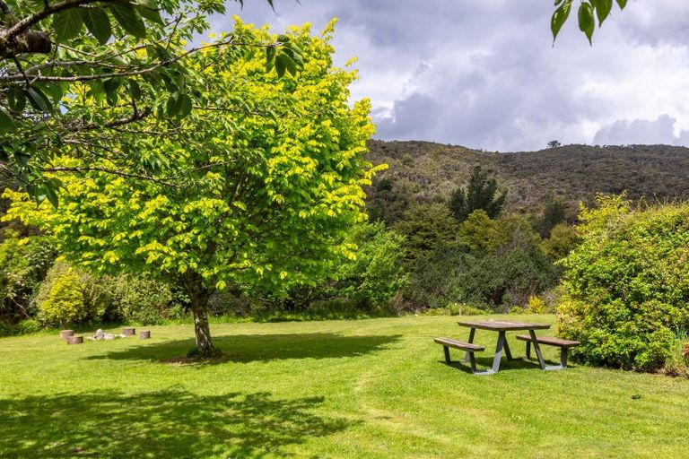 Photo of property in 1789 State Highway 2, Kaitoke, Upper Hutt, 5018