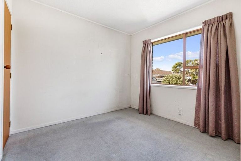 Photo of property in 1/4173a Great North Road, Glen Eden, Auckland, 0602