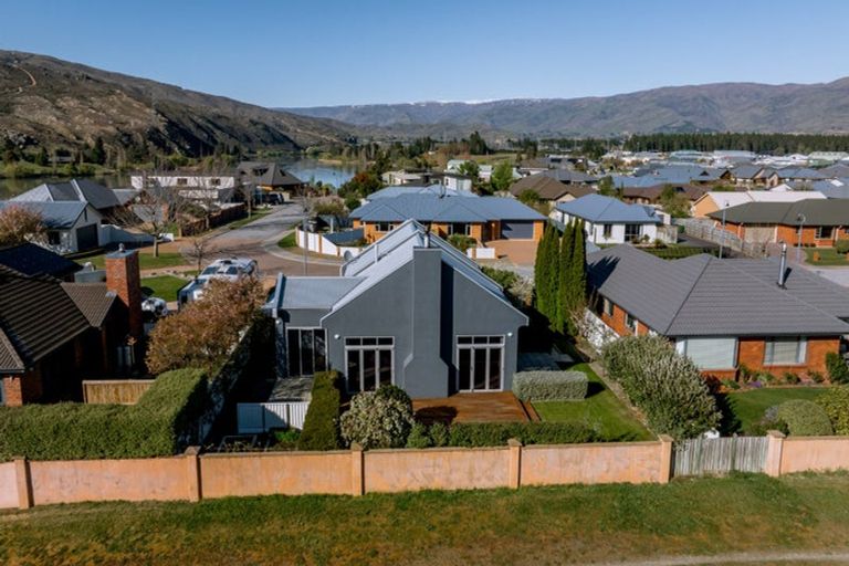 Photo of property in 8 Matthews Crescent, Cromwell, 9310