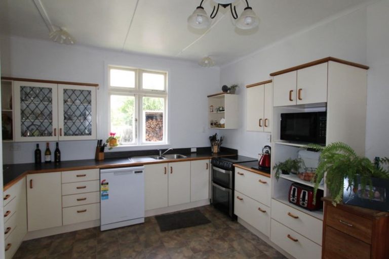 Photo of property in 617 State Highway 2, Pahiatua, 4910