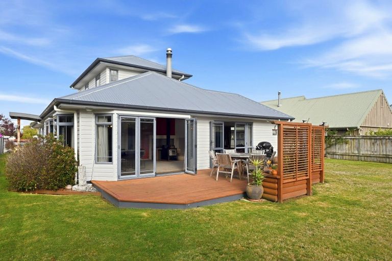 Photo of property in 137 Kenrigg Road West, Kinloch, Taupo, 3377