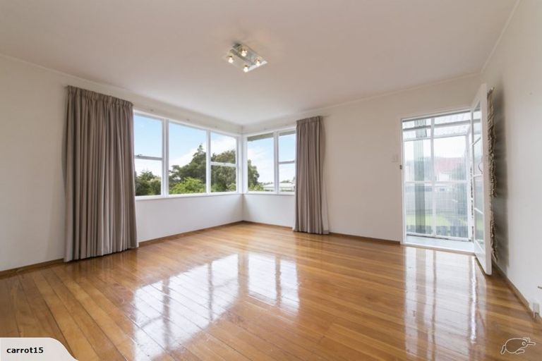 Photo of property in 4/135 Titirangi Road, New Lynn, Auckland, 0600