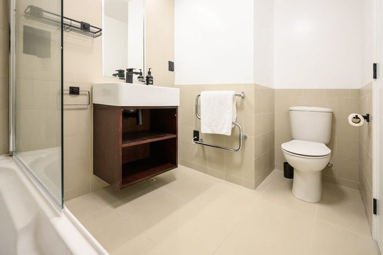 Photo of property in 2-06/424 Maunganui Road, Mount Maunganui, 3116