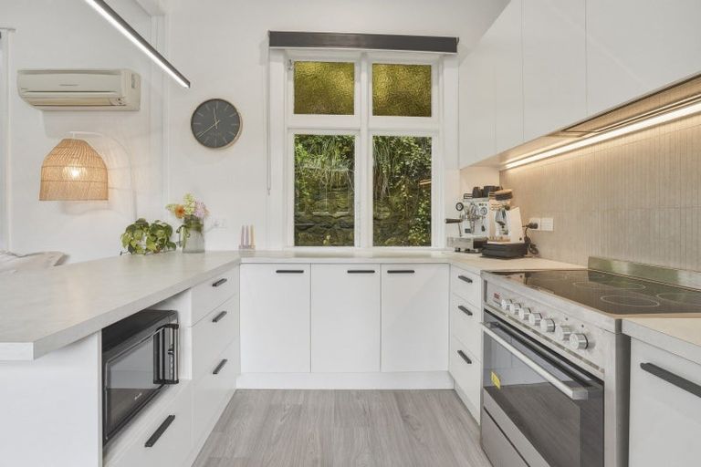 Photo of property in 24 Bridge Street, Clyde Hill, Dunedin, 9011