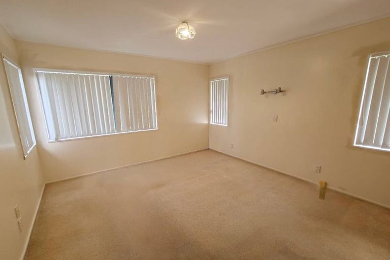 Photo of property in 74 Caribbean Drive, Unsworth Heights, Auckland, 0632