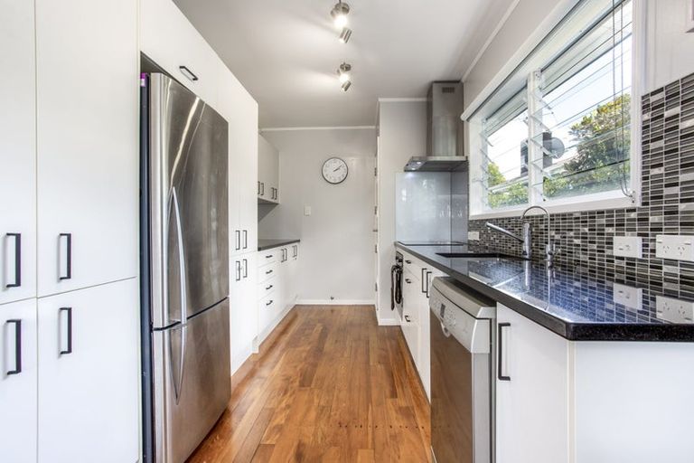 Photo of property in 1/1 Tawa Road, Te Atatu Peninsula, Auckland, 0610