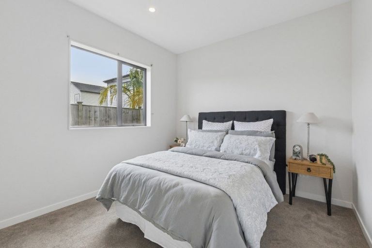 Photo of property in 9 Survila Street, Takanini, 2110