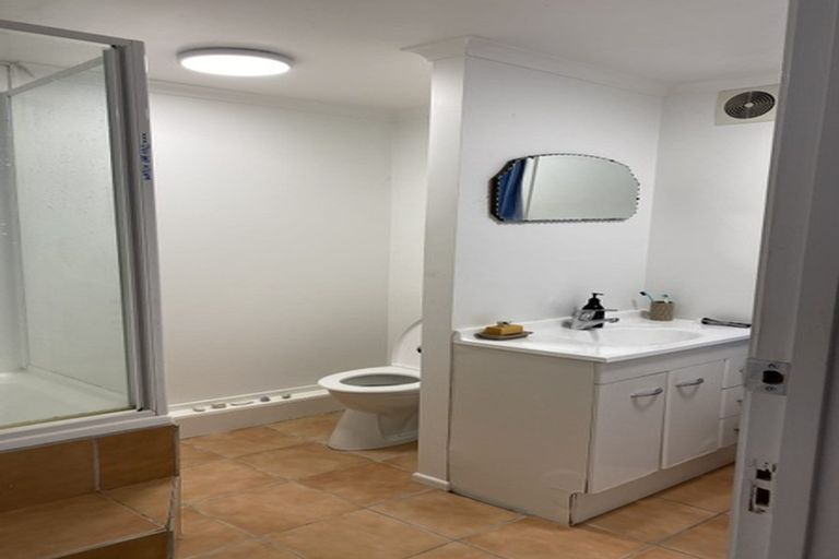 Photo of property in 53a Onedin Place, Titirangi, Auckland, 0604