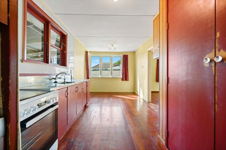 Photo of property in 1 Kenney Crescent, Fairfield, Hamilton, 3214