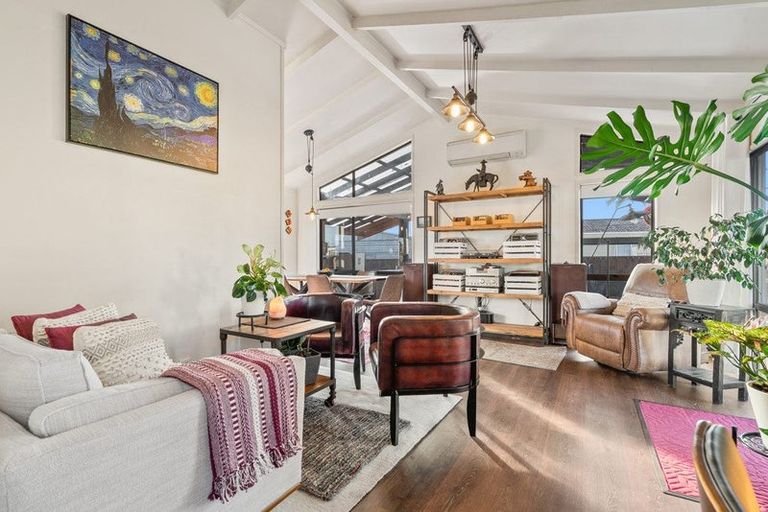 Photo of property in 14 Station Road, Takanini, 2112