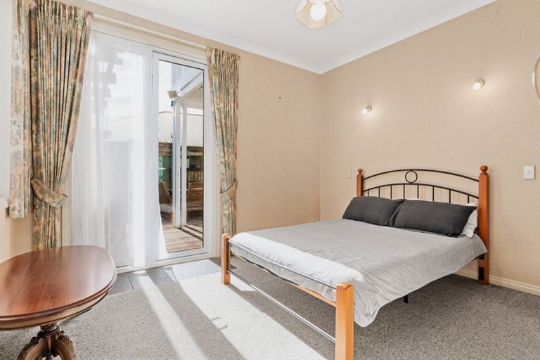 Photo of property in 16 Thistlewood Avenue, Hamilton East, Hamilton, 3216