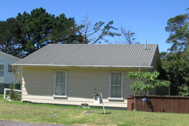 Photo of property in 21 Lysander Crescent, Beach Haven, Auckland, 0626