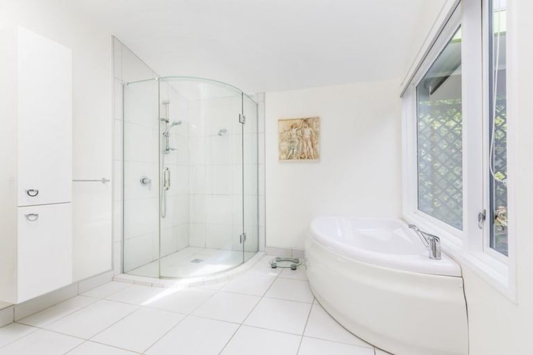 Photo of property in 11 Amapur Drive, Khandallah, Wellington, 6035