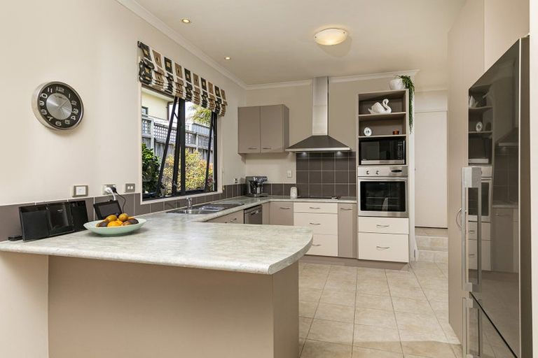 Photo of property in 9 Maryann Place, Greenhithe, Auckland, 0632