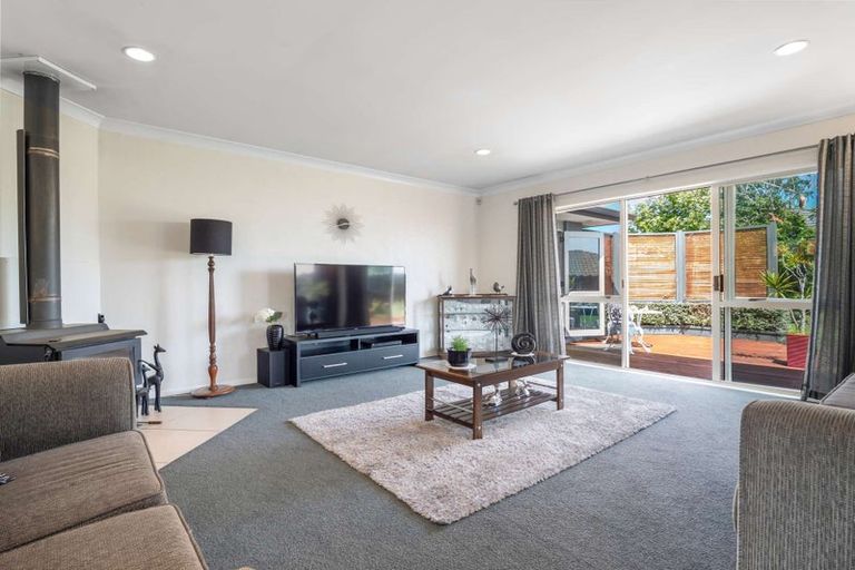Photo of property in 22 Waitoa Street, Waiuku, 2123