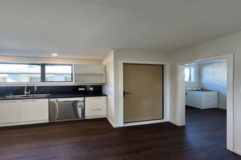 Photo of property in 135 Queenspark Drive, Parklands, Christchurch, 8083