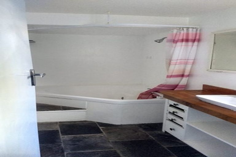 Photo of property in 112 Aro Street, Aro Valley, Wellington, 6021