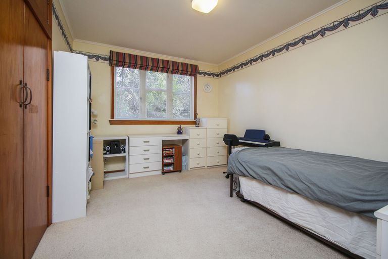 Photo of property in 16 Waima Crescent, Titirangi, Auckland, 0604
