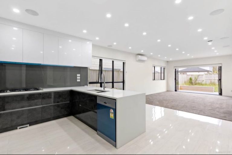 Photo of property in 12 Fong Road, Flat Bush, Auckland, 2019