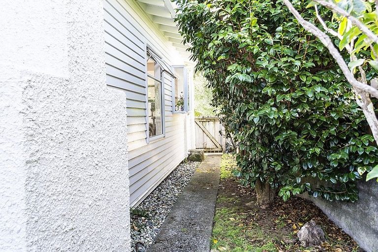 Photo of property in 13 Bracken Street, New Plymouth, 4310