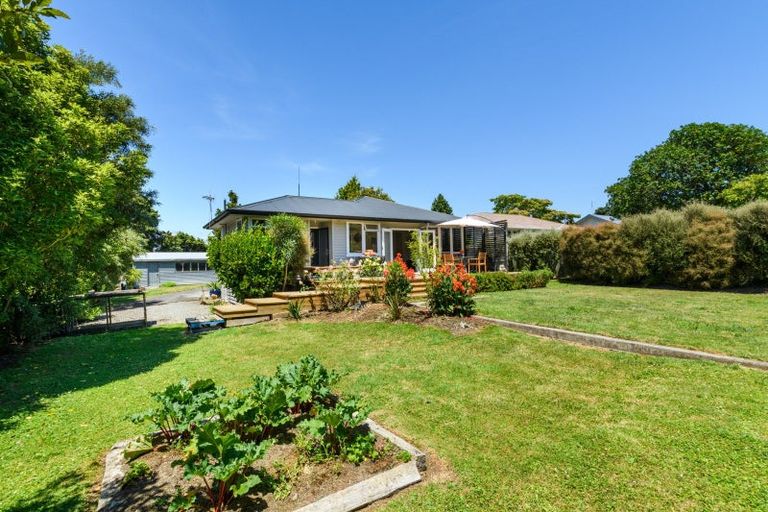 Photo of property in 5 Antrim Place, Hokowhitu, Palmerston North, 4410