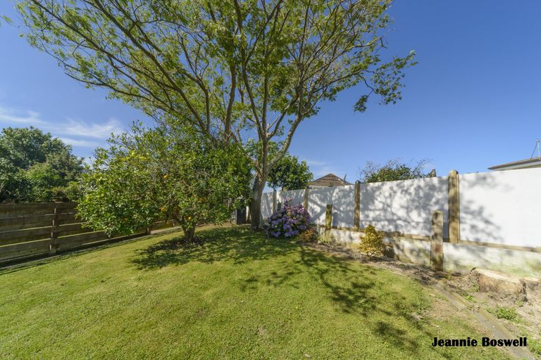 Photo of property in 89 Wikiriwhi Crescent, Awapuni, Palmerston North, 4412