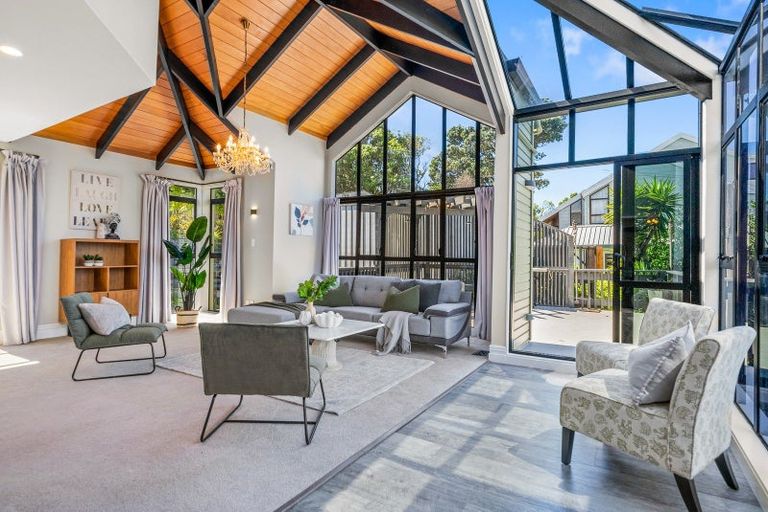 Photo of property in 28a Seaview Road, Paremata, Porirua, 5024