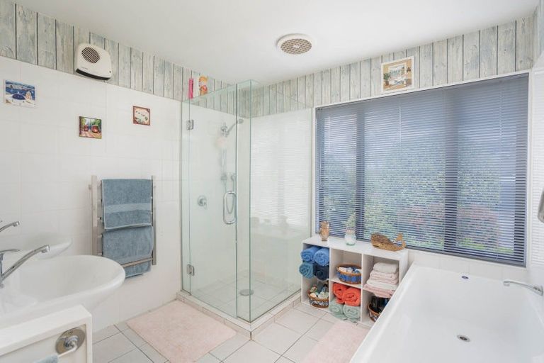 Photo of property in 9 Kahurangi Drive, Rangatira Park, Taupo, 3330