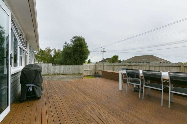 Photo of property in 12 Karaka Street, Merrilands, New Plymouth, 4312