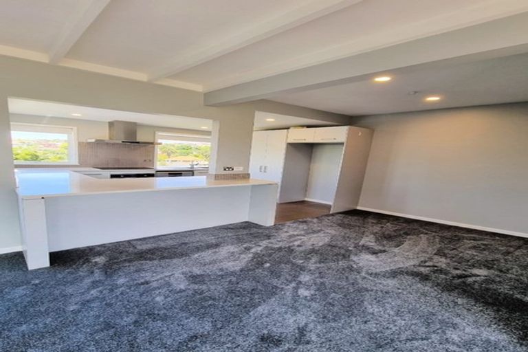 Photo of property in 92 Browns Bay Road, Rothesay Bay, Auckland, 0630