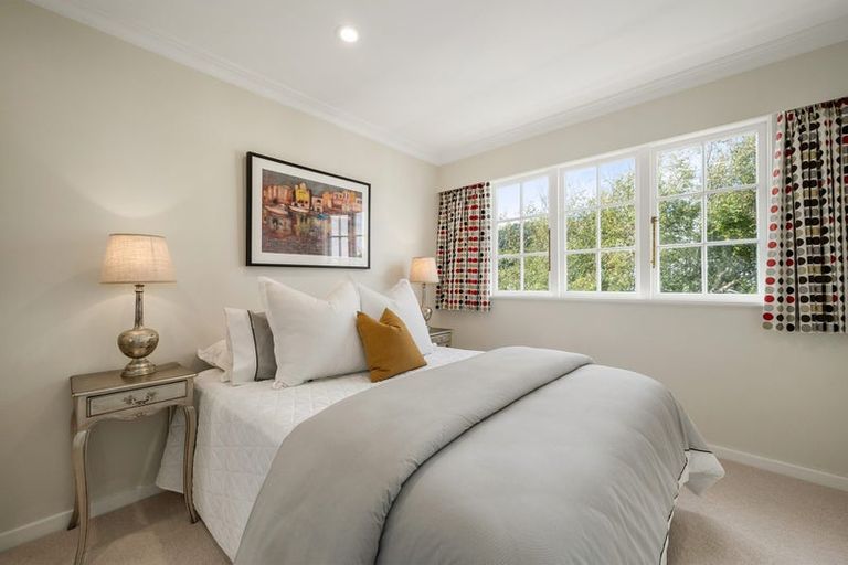 Photo of property in 43 Simla Crescent, Khandallah, Wellington, 6035