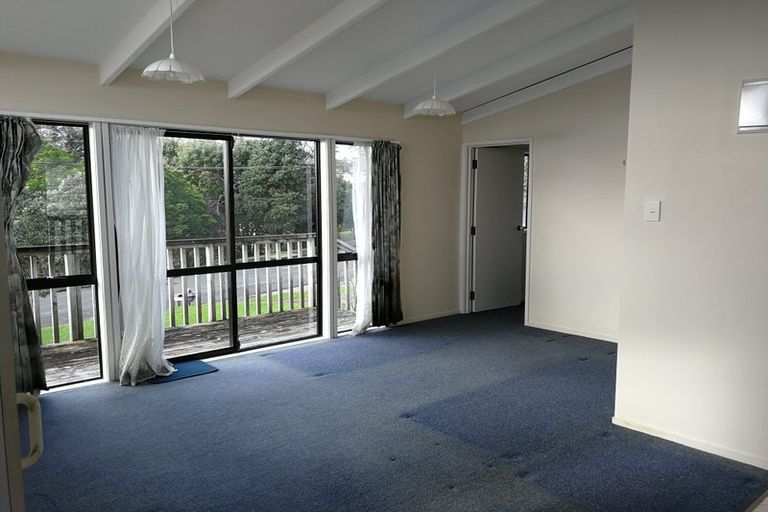 Photo of property in 43 Sunnyside Road, Sunnyvale, Auckland, 0612