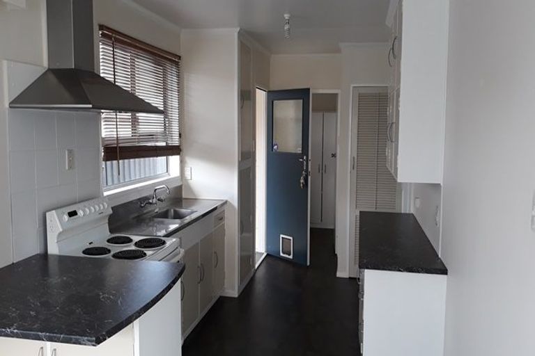 Photo of property in 4 Acacia Street, Kelvin Grove, Palmerston North, 4414