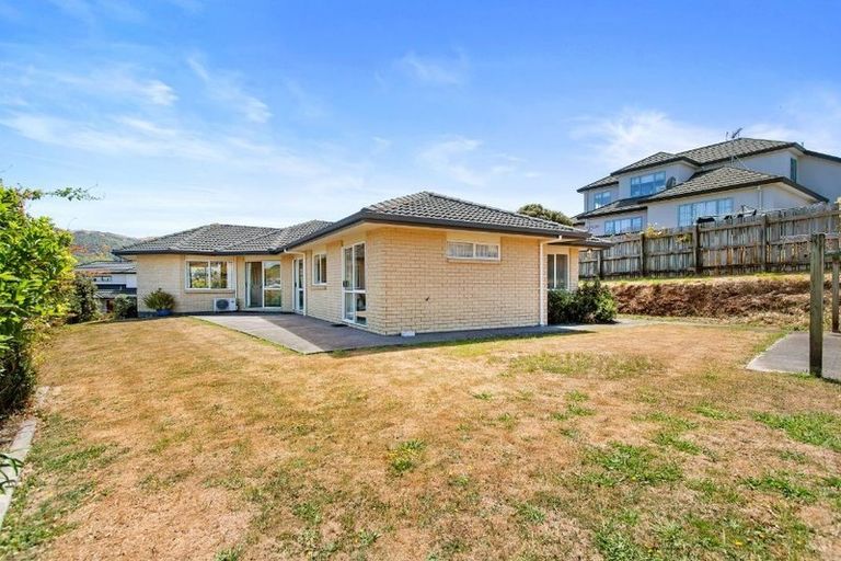 Photo of property in 3 Pikitanga Close, Tawa, Wellington, 5028