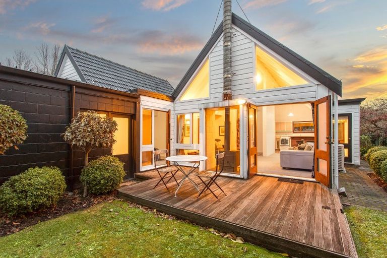 Photo of property in 68 Hartley Avenue, Strowan, Christchurch, 8052