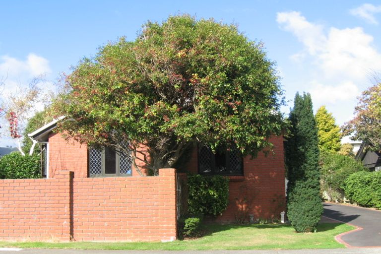 Photo of property in 15 De Menech Grove, Avalon, Lower Hutt, 5011