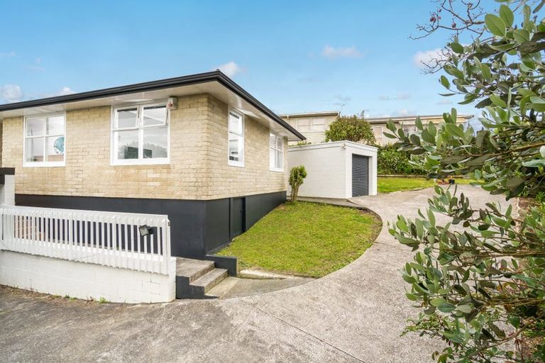 Photo of property in 3/10 Coroglen Avenue, Birkenhead, Auckland, 0626