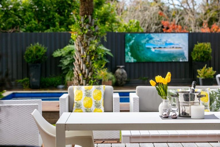 Photo of property in 11 Herbert Drive, Whangamata, 3620