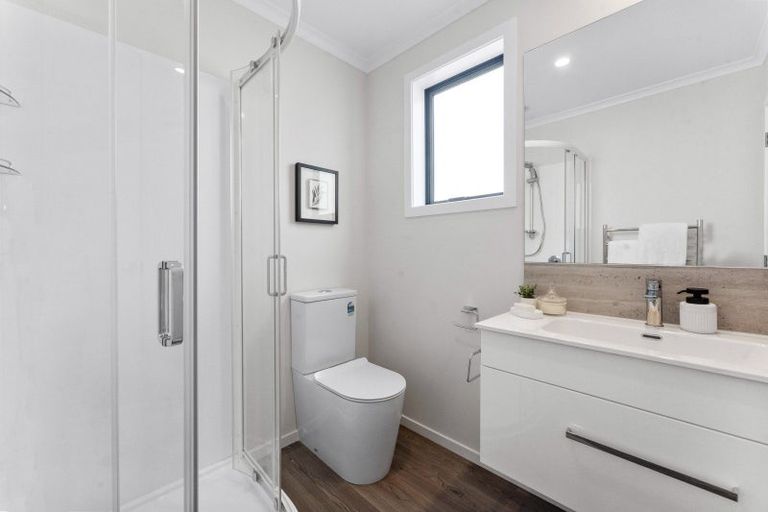 Photo of property in 1 Orawahi Road, Glenbrook, 2681