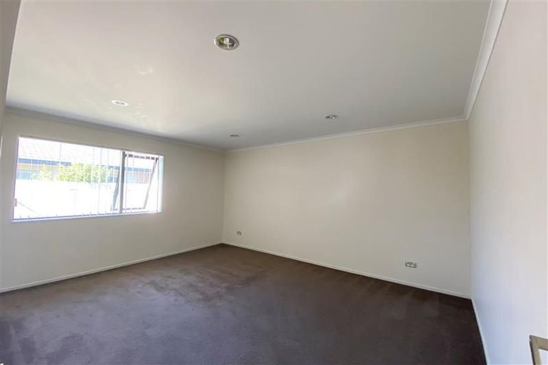 Photo of property in 12 Peerless Avenue, Takanini, 2112