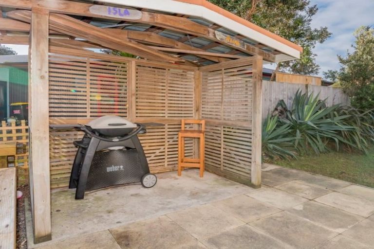 Photo of property in 5 Barrett Drive, Waikanae Beach, Waikanae, 5036