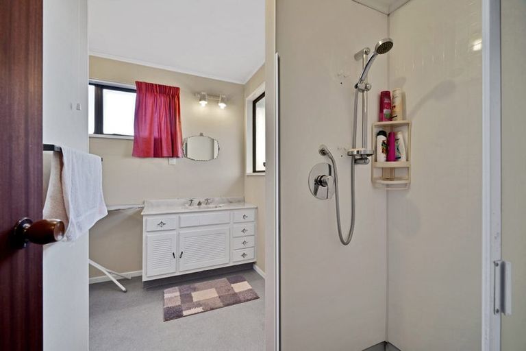 Photo of property in 287 Avonhead Road, Avonhead, Christchurch, 8042