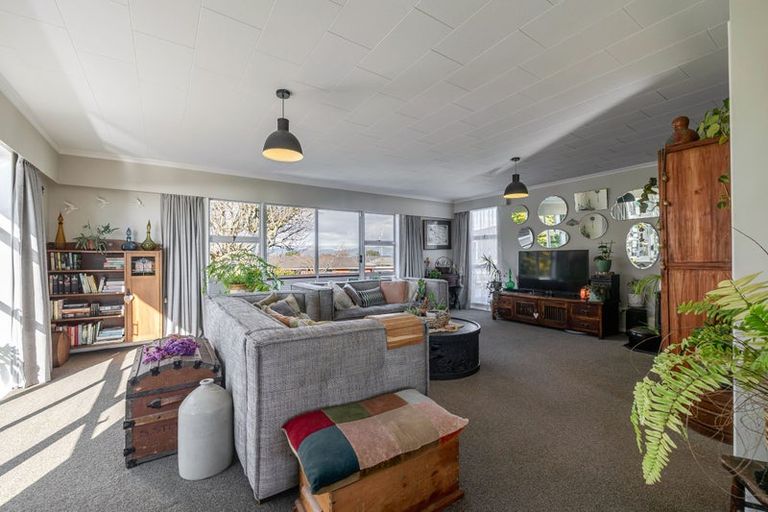 Photo of property in 6 Drury Street, Cloverlea, Palmerston North, 4412